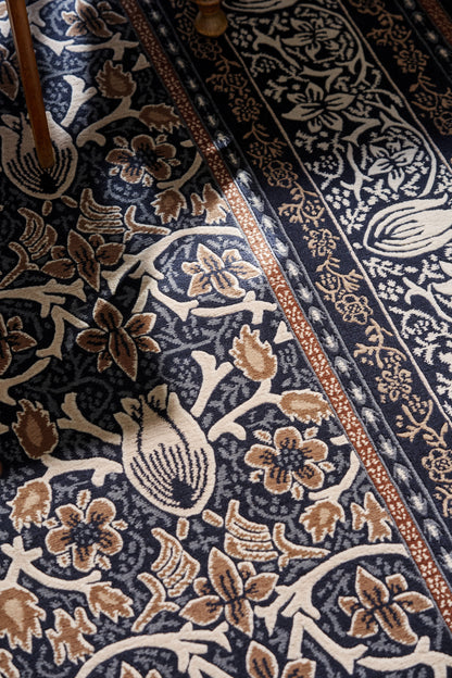 Vloerkleed Morris & Co Borage Blue 131008 – sfeerfoto