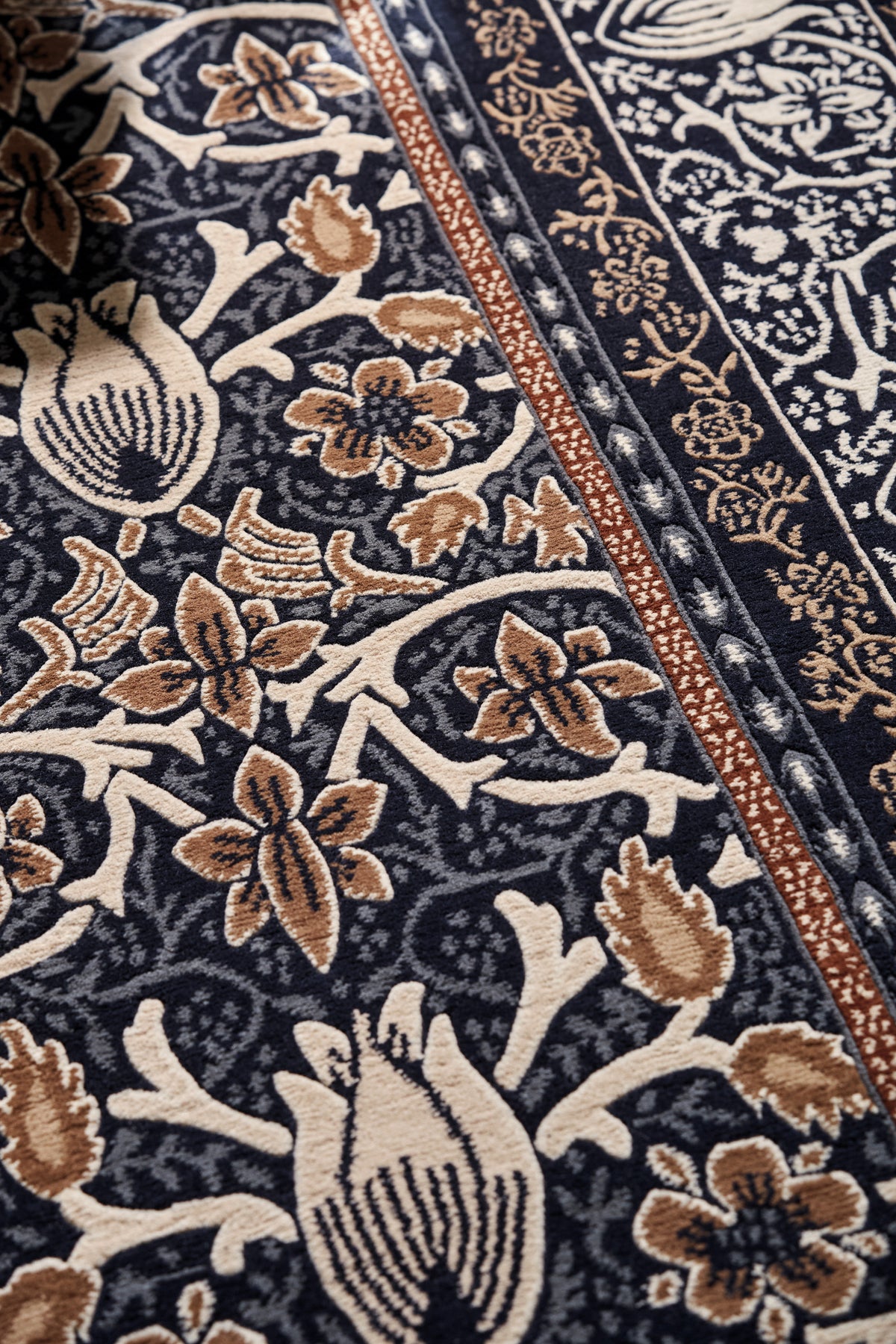 Vloerkleed Morris & Co Borage Blue 131008 – sfeerfoto