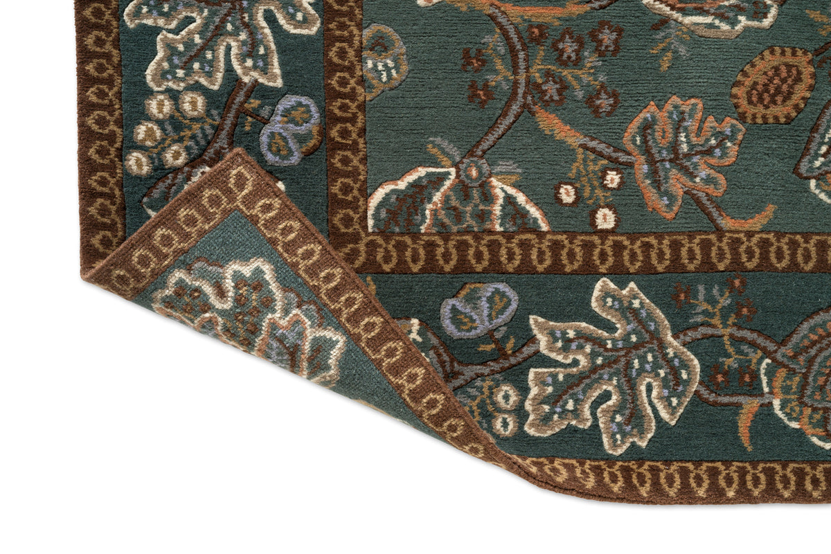 Vloerkleed Morris & Co Theodosia Bottle Green 131207 – detailfoto