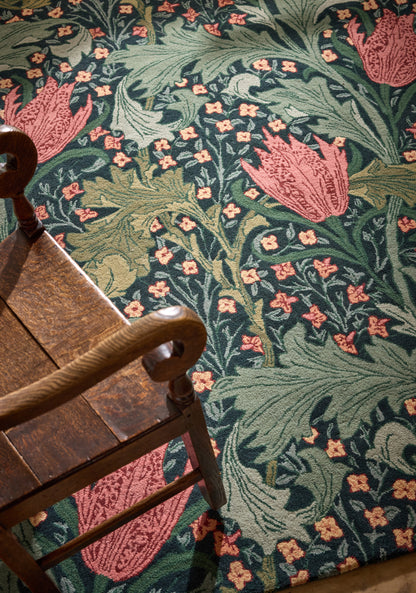 Vloerkleed Morris & Co Lent Lily Indigo Madder 130908 – sfeerfoto