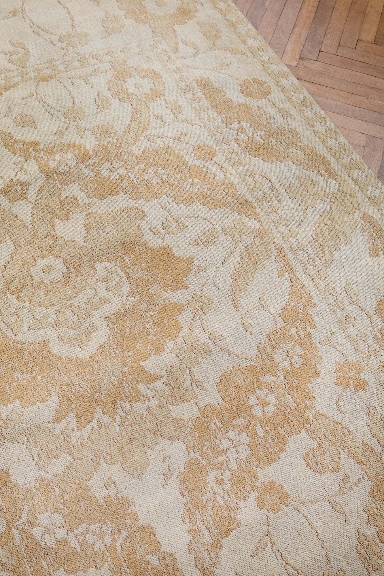 Laura Ashley Newborough-Pale Gold 81606