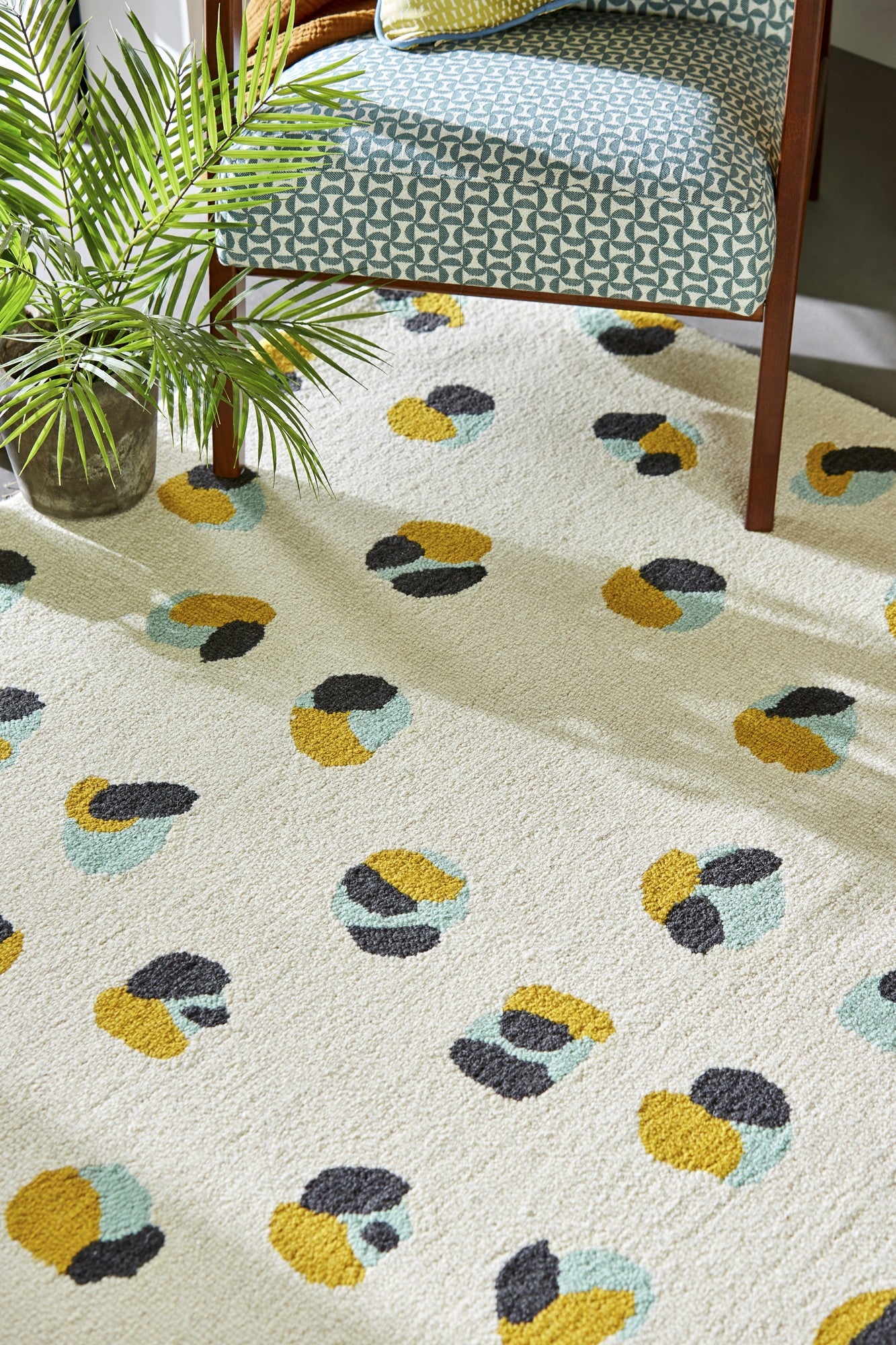 Vloerkleed Scion Leopard Dots Pebble Sage 125206