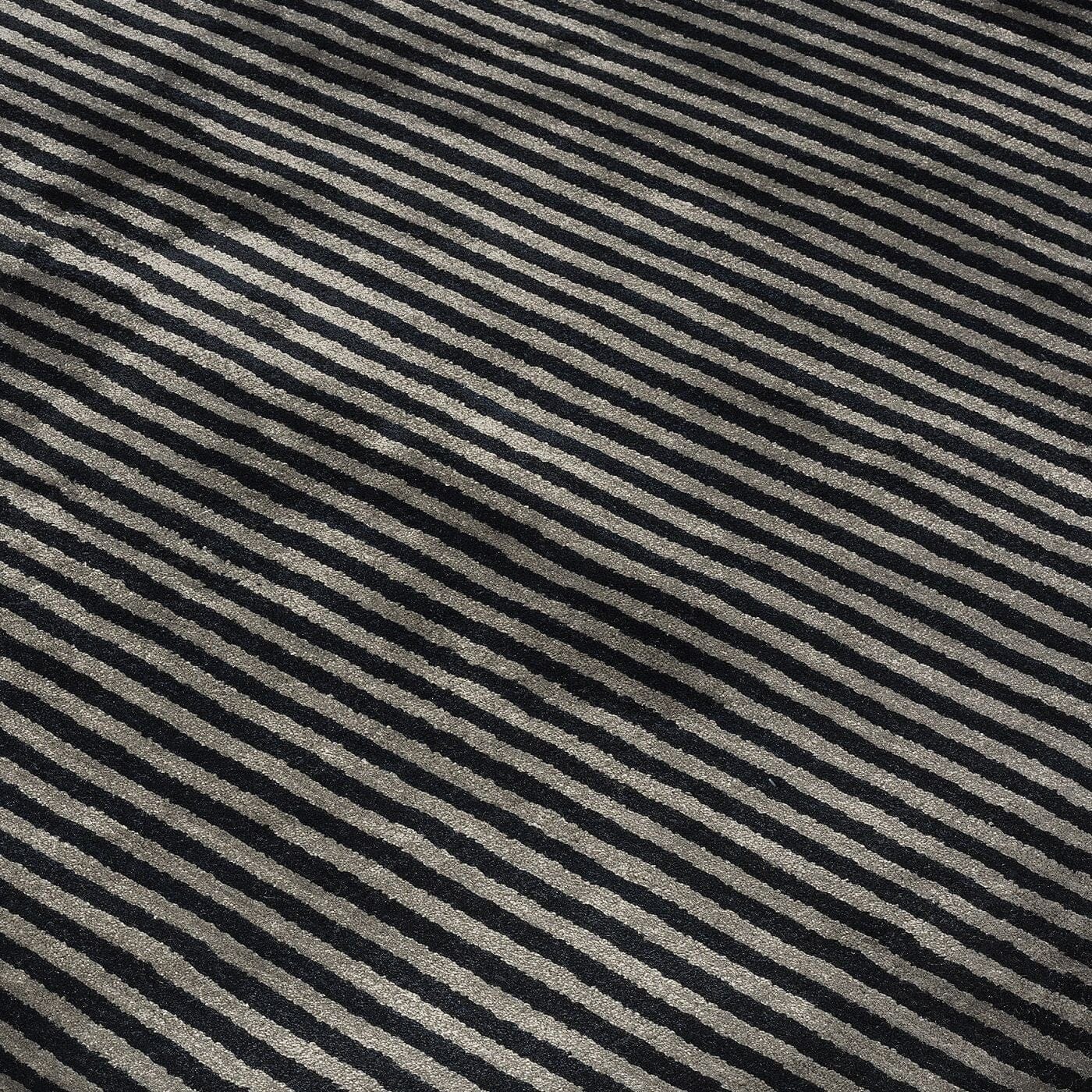 Vloerkleed MOMO Rugs Chrome Stripe Nero